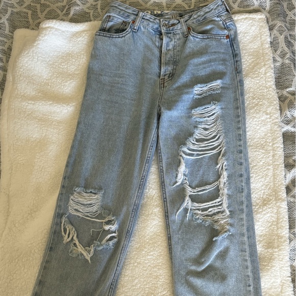 These jeans are in great condition. They didn’t fit me anymore after pregnancy. - Picture 3 of 10